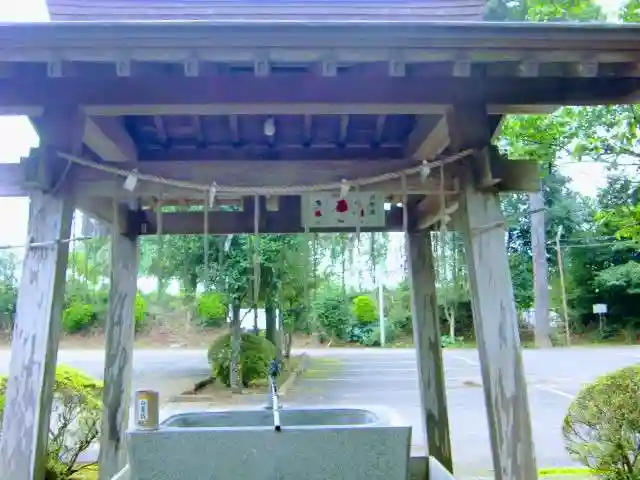 八街神社の手水舎