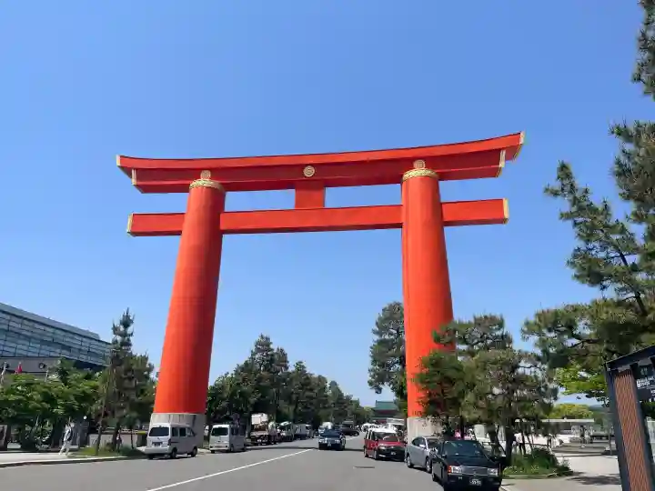 平安神宮の{uncategorized: "未分類", other: "その他", undefined: "問題あり", building: "その他建物", grave: "お墓", sacred_gate: "鳥居", guardian: "狛犬", statue: "像", buddha: "仏像", history: "歴史", nature: "自然", garden: "庭園", animal: "動物", pagoda: "塔", temizu: "手水舎", mountain_gate: "山門・神門", sanctuary: "本殿・本堂", subordinate: "末社・摂社", art: "芸術", scenery: "景色", jizo: "地蔵", ema: "絵馬", goshuin: "御朱印", omikuji: "おみくじ", items: "授与品その他", amulet: "お守り", goshuincho: "御朱印帳", eats: "食事", festival: "お祭り", votive_dance: "神楽", shichigosan: "七五三参", wedding: "結婚式", experience: "体験その他", initially: "初詣", around: "周辺", anti_infection: "感染症対策"}
