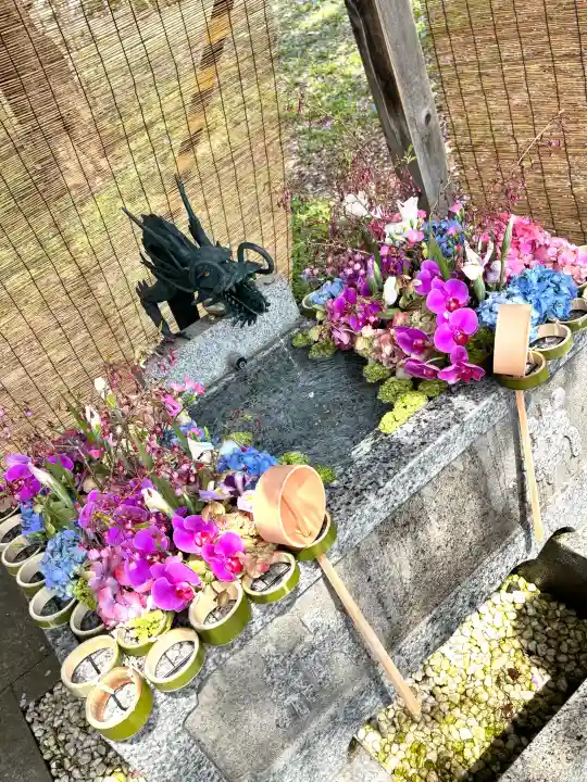 錦山天満宮の{uncategorized: "未分類", other: "その他", undefined: "問題あり", building: "その他建物", grave: "お墓", sacred_gate: "鳥居", guardian: "狛犬", statue: "像", buddha: "仏像", history: "歴史", nature: "自然", garden: "庭園", animal: "動物", pagoda: "塔", temizu: "手水舎", mountain_gate: "山門・神門", sanctuary: "本殿・本堂", subordinate: "末社・摂社", art: "芸術", scenery: "景色", jizo: "地蔵", ema: "絵馬", goshuin: "御朱印", omikuji: "おみくじ", items: "授与品その他", amulet: "お守り", goshuincho: "御朱印帳", eats: "食事", festival: "お祭り", votive_dance: "神楽", shichigosan: "七五三参", wedding: "結婚式", experience: "体験その他", initially: "初詣", around: "周辺", anti_infection: "感染症対策"}