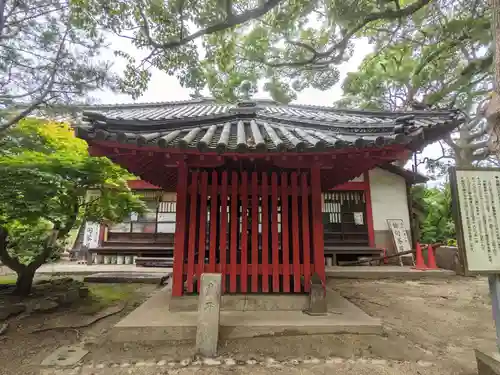 海岸寺奥の院の建物その他