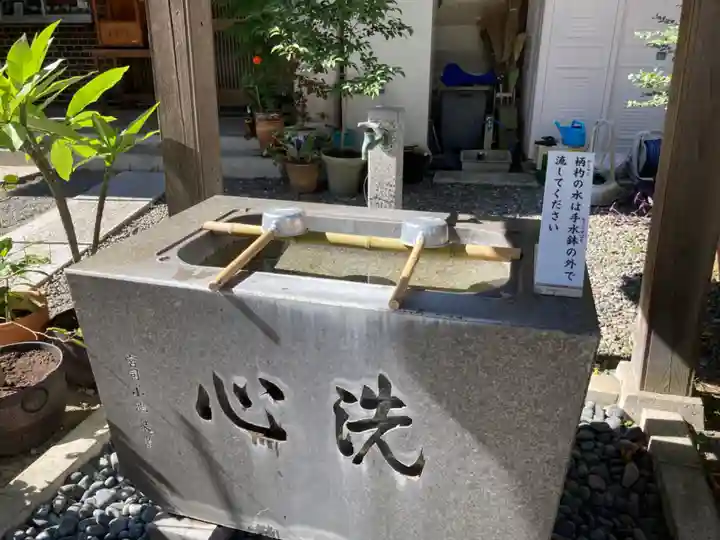 諏訪神社の手水舎