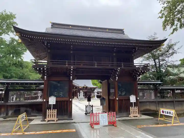 諏訪神社の山門・神門