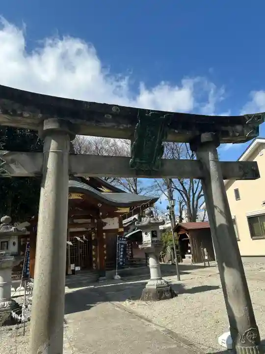歌懸稲荷神社の{uncategorized: "未分類", other: "その他", undefined: "問題あり", building: "その他建物", grave: "お墓", sacred_gate: "鳥居", guardian: "狛犬", statue: "像", buddha: "仏像", history: "歴史", nature: "自然", garden: "庭園", animal: "動物", pagoda: "塔", temizu: "手水舎", mountain_gate: "山門・神門", sanctuary: "本殿・本堂", subordinate: "末社・摂社", art: "芸術", scenery: "景色", jizo: "地蔵", ema: "絵馬", goshuin: "御朱印", omikuji: "おみくじ", items: "授与品その他", amulet: "お守り", goshuincho: "御朱印帳", eats: "食事", festival: "お祭り", votive_dance: "神楽", shichigosan: "七五三参", wedding: "結婚式", experience: "体験その他", initially: "初詣", around: "周辺", anti_infection: "感染症対策"}