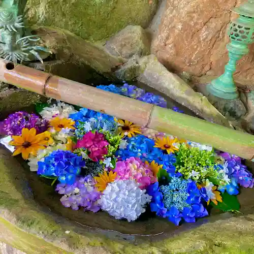 倶利迦羅不動寺山頂本堂の手水舎