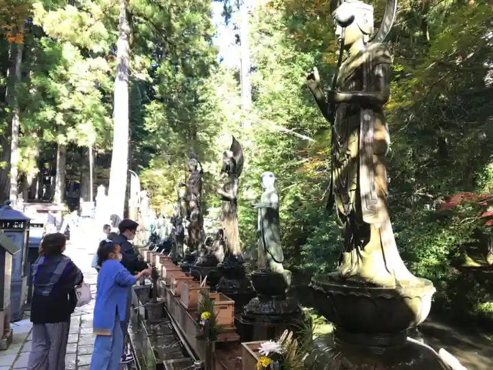 高野山金剛峯寺奥の院(和歌山県)