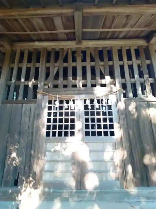 伊古乃速御玉比売神社の{uncategorized: "未分類", other: "その他", undefined: "問題あり", building: "その他建物", grave: "お墓", sacred_gate: "鳥居", guardian: "狛犬", statue: "像", buddha: "仏像", history: "歴史", nature: "自然", garden: "庭園", animal: "動物", pagoda: "塔", temizu: "手水舎", mountain_gate: "山門・神門", sanctuary: "本殿・本堂", subordinate: "末社・摂社", art: "芸術", scenery: "景色", jizo: "地蔵", ema: "絵馬", goshuin: "御朱印", omikuji: "おみくじ", items: "授与品その他", amulet: "お守り", goshuincho: "御朱印帳", eats: "食事", festival: "お祭り", votive_dance: "神楽", shichigosan: "七五三参", wedding: "結婚式", experience: "体験その他", initially: "初詣", around: "周辺", anti_infection: "感染症対策"}