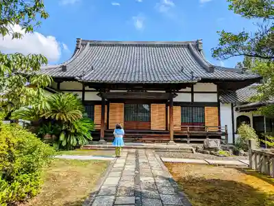 長母寺の本殿・本堂