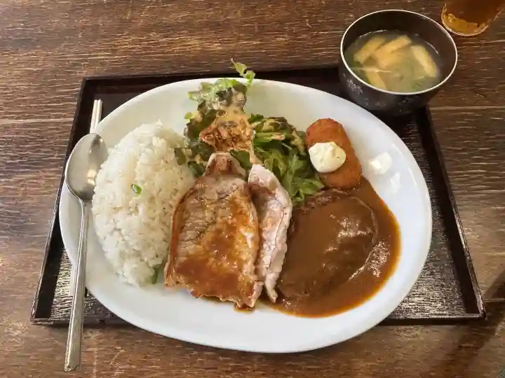 田口招魂社の{uncategorized: "未分類", other: "その他", undefined: "問題あり", building: "その他建物", grave: "お墓", sacred_gate: "鳥居", guardian: "狛犬", statue: "像", buddha: "仏像", history: "歴史", nature: "自然", garden: "庭園", animal: "動物", pagoda: "塔", temizu: "手水舎", mountain_gate: "山門・神門", sanctuary: "本殿・本堂", subordinate: "末社・摂社", art: "芸術", scenery: "景色", jizo: "地蔵", ema: "絵馬", goshuin: "御朱印", omikuji: "おみくじ", items: "授与品その他", amulet: "お守り", goshuincho: "御朱印帳", eats: "食事", festival: "お祭り", votive_dance: "神楽", shichigosan: "七五三参", wedding: "結婚式", experience: "体験その他", initially: "初詣", around: "周辺", anti_infection: "感染症対策"}