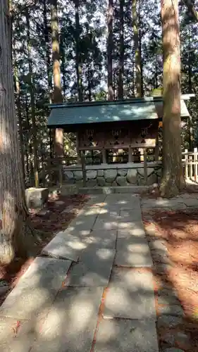 千早神社の末社