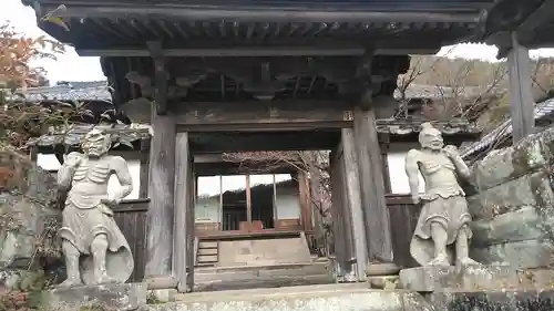 応暦寺の山門