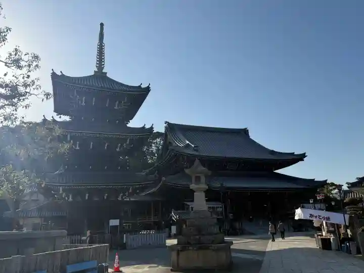 水間寺の{uncategorized: "未分類", other: "その他", undefined: "問題あり", building: "その他建物", grave: "お墓", sacred_gate: "鳥居", guardian: "狛犬", statue: "像", buddha: "仏像", history: "歴史", nature: "自然", garden: "庭園", animal: "動物", pagoda: "塔", temizu: "手水舎", mountain_gate: "山門・神門", sanctuary: "本殿・本堂", subordinate: "末社・摂社", art: "芸術", scenery: "景色", jizo: "地蔵", ema: "絵馬", goshuin: "御朱印", omikuji: "おみくじ", items: "授与品その他", amulet: "お守り", goshuincho: "御朱印帳", eats: "食事", festival: "お祭り", votive_dance: "神楽", shichigosan: "七五三参", wedding: "結婚式", experience: "体験その他", initially: "初詣", around: "周辺", anti_infection: "感染症対策"}