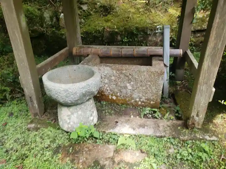 園養寺の手水舎