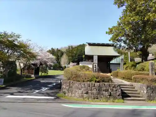 長光寺の山門