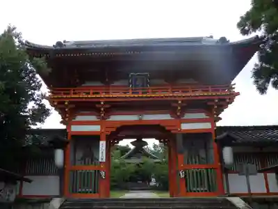 新日吉神宮の山門・神門