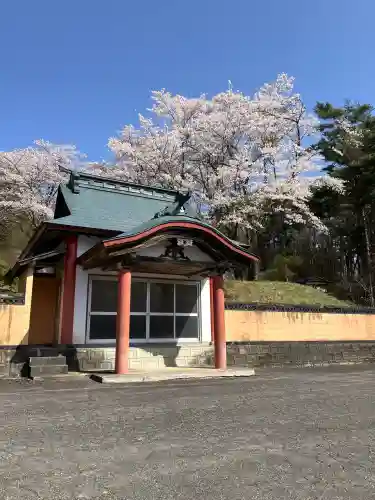 福泉寺の{uncategorized: "未分類", other: "その他", undefined: "問題あり", building: "その他建物", grave: "お墓", sacred_gate: "鳥居", guardian: "狛犬", statue: "像", buddha: "仏像", history: "歴史", nature: "自然", garden: "庭園", animal: "動物", pagoda: "塔", temizu: "手水舎", mountain_gate: "山門・神門", sanctuary: "本殿・本堂", subordinate: "末社・摂社", art: "芸術", scenery: "景色", jizo: "地蔵", ema: "絵馬", goshuin: "御朱印", omikuji: "おみくじ", items: "授与品その他", amulet: "お守り", goshuincho: "御朱印帳", eats: "食事", festival: "お祭り", votive_dance: "神楽", shichigosan: "七五三参", wedding: "結婚式", experience: "体験その他", initially: "初詣", around: "周辺", anti_infection: "感染症対策"}