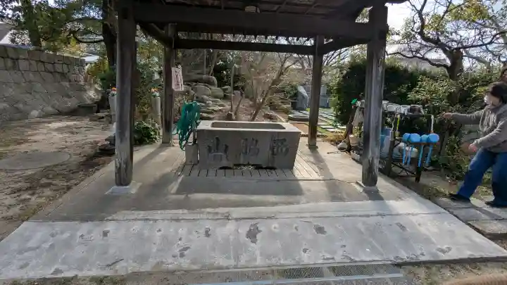 普元寺の{uncategorized: "未分類", other: "その他", undefined: "問題あり", building: "その他建物", grave: "お墓", sacred_gate: "鳥居", guardian: "狛犬", statue: "像", buddha: "仏像", history: "歴史", nature: "自然", garden: "庭園", animal: "動物", pagoda: "塔", temizu: "手水舎", mountain_gate: "山門・神門", sanctuary: "本殿・本堂", subordinate: "末社・摂社", art: "芸術", scenery: "景色", jizo: "地蔵", ema: "絵馬", goshuin: "御朱印", omikuji: "おみくじ", items: "授与品その他", amulet: "お守り", goshuincho: "御朱印帳", eats: "食事", festival: "お祭り", votive_dance: "神楽", shichigosan: "七五三参", wedding: "結婚式", experience: "体験その他", initially: "初詣", around: "周辺", anti_infection: "感染症対策"}
