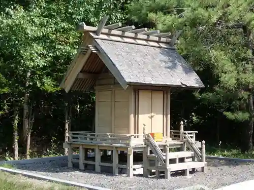 二見湖畔神社の本殿