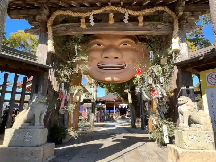 新北神社の山門