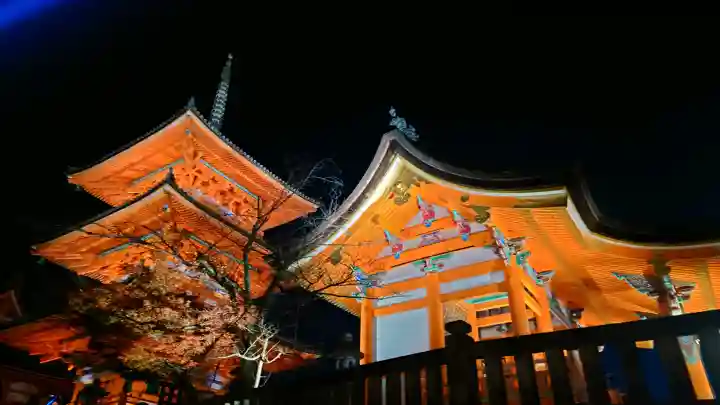 清水寺の{uncategorized: "未分類", other: "その他", undefined: "問題あり", building: "その他建物", grave: "お墓", sacred_gate: "鳥居", guardian: "狛犬", statue: "像", buddha: "仏像", history: "歴史", nature: "自然", garden: "庭園", animal: "動物", pagoda: "塔", temizu: "手水舎", mountain_gate: "山門・神門", sanctuary: "本殿・本堂", subordinate: "末社・摂社", art: "芸術", scenery: "景色", jizo: "地蔵", ema: "絵馬", goshuin: "御朱印", omikuji: "おみくじ", items: "授与品その他", amulet: "お守り", goshuincho: "御朱印帳", eats: "食事", festival: "お祭り", votive_dance: "神楽", shichigosan: "七五三参", wedding: "結婚式", experience: "体験その他", initially: "初詣", around: "周辺", anti_infection: "感染症対策"}