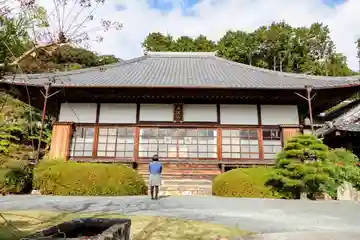 蓮照寺の本殿・本堂