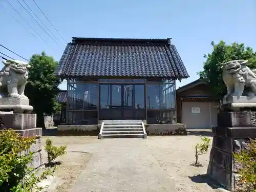 村社江尻神社の本殿