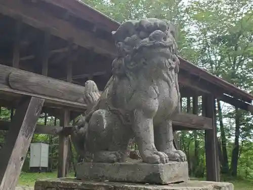 勝山神社の狛犬