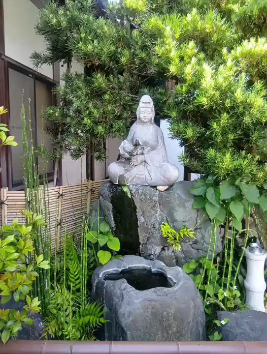 間々観音(龍音寺)の{uncategorized: "未分類", other: "その他", undefined: "問題あり", building: "その他建物", grave: "お墓", sacred_gate: "鳥居", guardian: "狛犬", statue: "像", buddha: "仏像", history: "歴史", nature: "自然", garden: "庭園", animal: "動物", pagoda: "塔", temizu: "手水舎", mountain_gate: "山門・神門", sanctuary: "本殿・本堂", subordinate: "末社・摂社", art: "芸術", scenery: "景色", jizo: "地蔵", ema: "絵馬", goshuin: "御朱印", omikuji: "おみくじ", items: "授与品その他", amulet: "お守り", goshuincho: "御朱印帳", eats: "食事", festival: "お祭り", votive_dance: "神楽", shichigosan: "七五三参", wedding: "結婚式", experience: "体験その他", initially: "初詣", around: "周辺", anti_infection: "感染症対策"}
