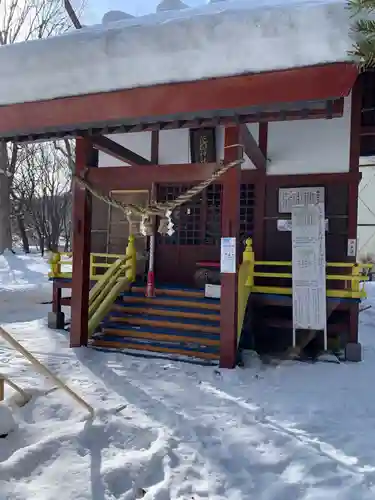 花岡神社の本殿