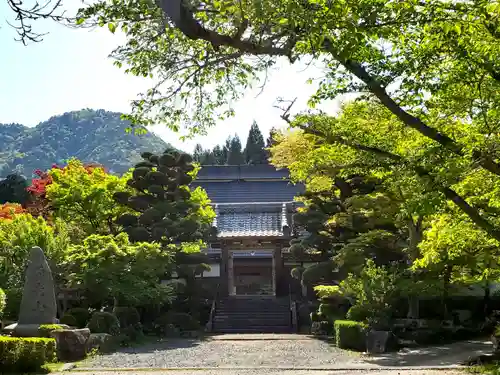 三寶寺の山門