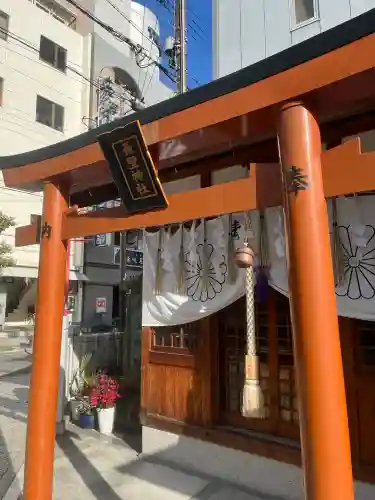 長壁神社の{uncategorized: "未分類", other: "その他", undefined: "問題あり", building: "その他建物", grave: "お墓", sacred_gate: "鳥居", guardian: "狛犬", statue: "像", buddha: "仏像", history: "歴史", nature: "自然", garden: "庭園", animal: "動物", pagoda: "塔", temizu: "手水舎", mountain_gate: "山門・神門", sanctuary: "本殿・本堂", subordinate: "末社・摂社", art: "芸術", scenery: "景色", jizo: "地蔵", ema: "絵馬", goshuin: "御朱印", omikuji: "おみくじ", items: "授与品その他", amulet: "お守り", goshuincho: "御朱印帳", eats: "食事", festival: "お祭り", votive_dance: "神楽", shichigosan: "七五三参", wedding: "結婚式", experience: "体験その他", initially: "初詣", around: "周辺", anti_infection: "感染症対策"}