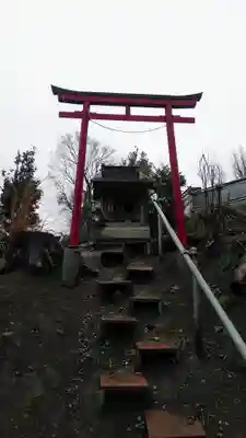 小祠の鳥居