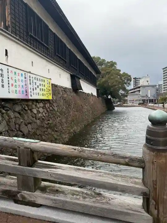 小倉祇園八坂神社の{uncategorized: "未分類", other: "その他", undefined: "問題あり", building: "その他建物", grave: "お墓", sacred_gate: "鳥居", guardian: "狛犬", statue: "像", buddha: "仏像", history: "歴史", nature: "自然", garden: "庭園", animal: "動物", pagoda: "塔", temizu: "手水舎", mountain_gate: "山門・神門", sanctuary: "本殿・本堂", subordinate: "末社・摂社", art: "芸術", scenery: "景色", jizo: "地蔵", ema: "絵馬", goshuin: "御朱印", omikuji: "おみくじ", items: "授与品その他", amulet: "お守り", goshuincho: "御朱印帳", eats: "食事", festival: "お祭り", votive_dance: "神楽", shichigosan: "七五三参", wedding: "結婚式", experience: "体験その他", initially: "初詣", around: "周辺", anti_infection: "感染症対策"}