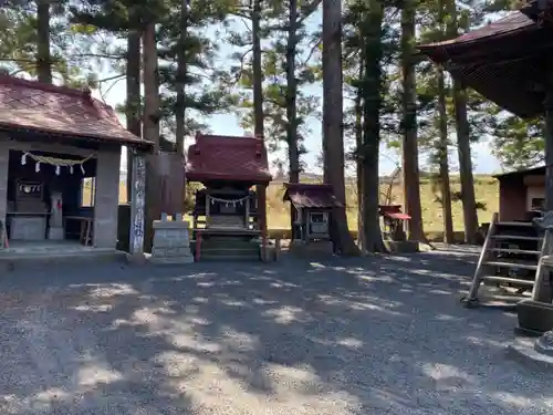 川崎稲荷神社の末社・摂社
