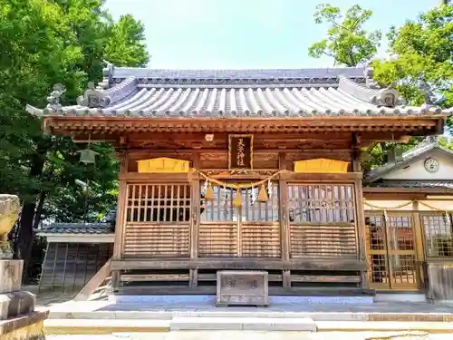 天子神社の本殿