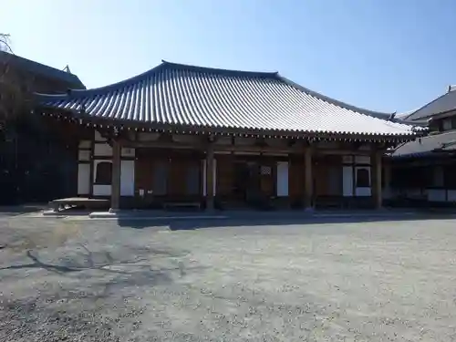 泉蔵寺の本殿・本堂