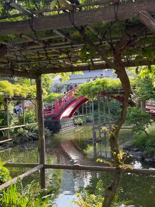 亀戸天神社の{uncategorized: "未分類", other: "その他", undefined: "問題あり", building: "その他建物", grave: "お墓", sacred_gate: "鳥居", guardian: "狛犬", statue: "像", buddha: "仏像", history: "歴史", nature: "自然", garden: "庭園", animal: "動物", pagoda: "塔", temizu: "手水舎", mountain_gate: "山門・神門", sanctuary: "本殿・本堂", subordinate: "末社・摂社", art: "芸術", scenery: "景色", jizo: "地蔵", ema: "絵馬", goshuin: "御朱印", omikuji: "おみくじ", items: "授与品その他", amulet: "お守り", goshuincho: "御朱印帳", eats: "食事", festival: "お祭り", votive_dance: "神楽", shichigosan: "七五三参", wedding: "結婚式", experience: "体験その他", initially: "初詣", around: "周辺", anti_infection: "感染症対策"}