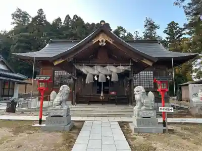 鷹日神社の{uncategorized: "未分類", other: "その他", undefined: "問題あり", building: "その他建物", grave: "お墓", sacred_gate: "鳥居", guardian: "狛犬", statue: "像", buddha: "仏像", history: "歴史", nature: "自然", garden: "庭園", animal: "動物", pagoda: "塔", temizu: "手水舎", mountain_gate: "山門・神門", sanctuary: "本殿・本堂", subordinate: "末社・摂社", art: "芸術", scenery: "景色", jizo: "地蔵", ema: "絵馬", goshuin: "御朱印", omikuji: "おみくじ", items: "授与品その他", amulet: "お守り", goshuincho: "御朱印帳", eats: "食事", festival: "お祭り", votive_dance: "神楽", shichigosan: "七五三参", wedding: "結婚式", experience: "体験その他", initially: "初詣", around: "周辺", anti_infection: "感染症対策"}