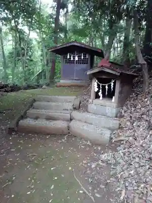 村社御嶽神社の末社・摂社