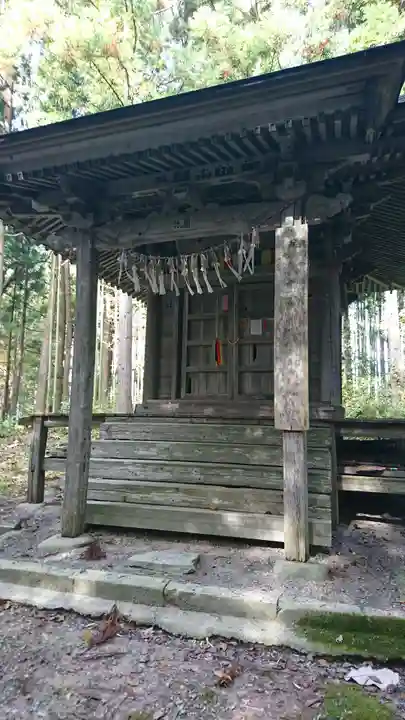 新山観音堂の末社・摂社