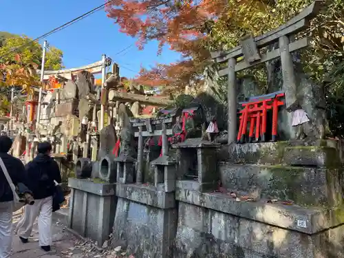 伏見稲荷大社三ノ峰（下之社神蹟・白菊大神）(京都府)