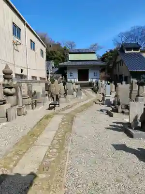 宗念寺の{uncategorized: "未分類", other: "その他", undefined: "問題あり", building: "その他建物", grave: "お墓", sacred_gate: "鳥居", guardian: "狛犬", statue: "像", buddha: "仏像", history: "歴史", nature: "自然", garden: "庭園", animal: "動物", pagoda: "塔", temizu: "手水舎", mountain_gate: "山門・神門", sanctuary: "本殿・本堂", subordinate: "末社・摂社", art: "芸術", scenery: "景色", jizo: "地蔵", ema: "絵馬", goshuin: "御朱印", omikuji: "おみくじ", items: "授与品その他", amulet: "お守り", goshuincho: "御朱印帳", eats: "食事", festival: "お祭り", votive_dance: "神楽", shichigosan: "七五三参", wedding: "結婚式", experience: "体験その他", initially: "初詣", around: "周辺", anti_infection: "感染症対策"}
