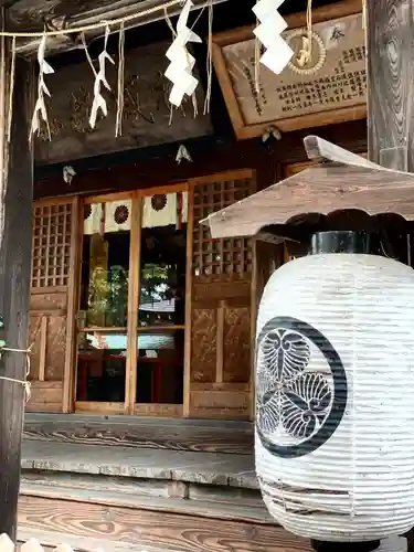 蠶養國神社の本殿