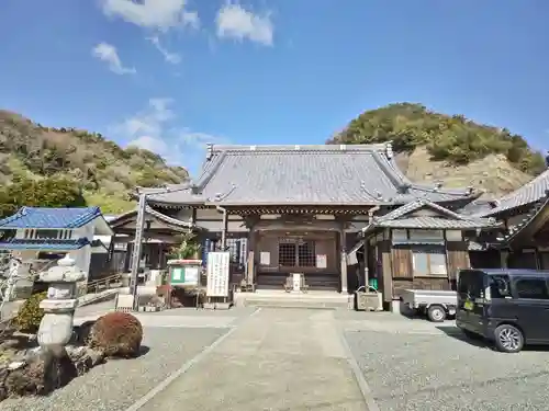 影向寺の本殿・本堂