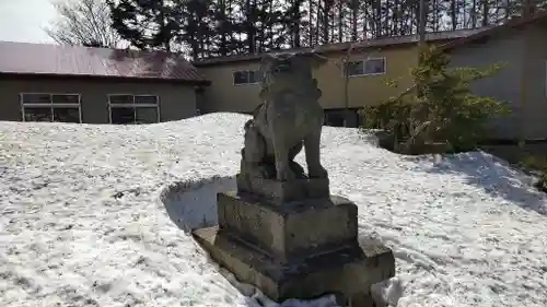 樺戸神社の狛犬