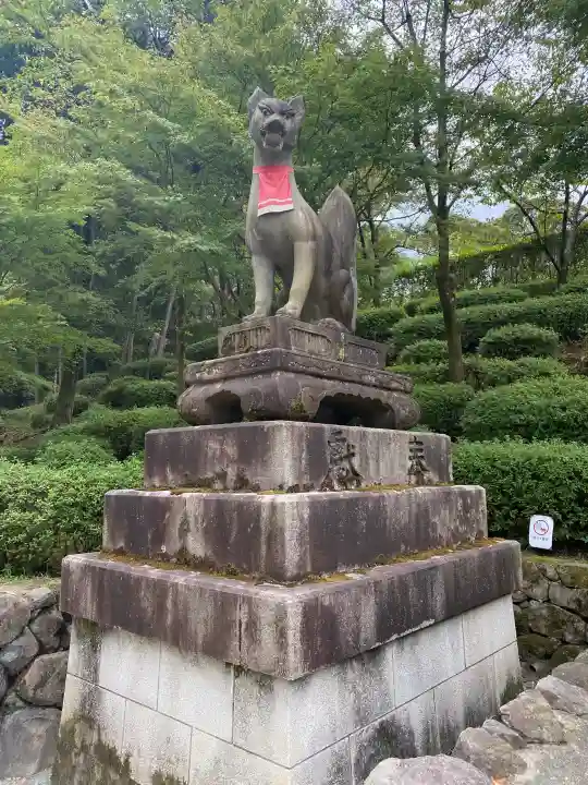 伏見稲荷大社の{uncategorized: "未分類", other: "その他", undefined: "問題あり", building: "その他建物", grave: "お墓", sacred_gate: "鳥居", guardian: "狛犬", statue: "像", buddha: "仏像", history: "歴史", nature: "自然", garden: "庭園", animal: "動物", pagoda: "塔", temizu: "手水舎", mountain_gate: "山門・神門", sanctuary: "本殿・本堂", subordinate: "末社・摂社", art: "芸術", scenery: "景色", jizo: "地蔵", ema: "絵馬", goshuin: "御朱印", omikuji: "おみくじ", items: "授与品その他", amulet: "お守り", goshuincho: "御朱印帳", eats: "食事", festival: "お祭り", votive_dance: "神楽", shichigosan: "七五三参", wedding: "結婚式", experience: "体験その他", initially: "初詣", around: "周辺", anti_infection: "感染症対策"}