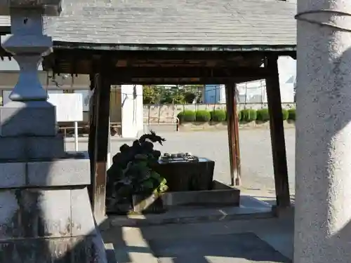 小泉稲荷神社の手水舎