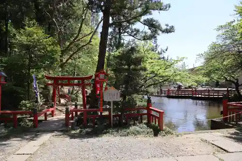 間々田八幡宮の庭園