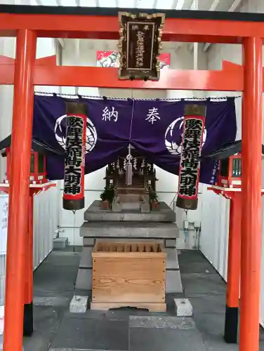 歌舞伎稲荷神社の{uncategorized: "未分類", other: "その他", undefined: "問題あり", building: "その他建物", grave: "お墓", sacred_gate: "鳥居", guardian: "狛犬", statue: "像", buddha: "仏像", history: "歴史", nature: "自然", garden: "庭園", animal: "動物", pagoda: "塔", temizu: "手水舎", mountain_gate: "山門・神門", sanctuary: "本殿・本堂", subordinate: "末社・摂社", art: "芸術", scenery: "景色", jizo: "地蔵", ema: "絵馬", goshuin: "御朱印", omikuji: "おみくじ", items: "授与品その他", amulet: "お守り", goshuincho: "御朱印帳", eats: "食事", festival: "お祭り", votive_dance: "神楽", shichigosan: "七五三参", wedding: "結婚式", experience: "体験その他", initially: "初詣", around: "周辺", anti_infection: "感染症対策"}