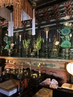鶴林寺の本殿・本堂