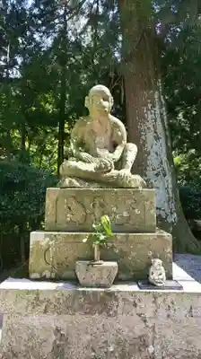 鳴谷神社の狛犬
